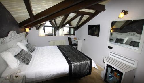 Double or Twin Room with Sea View