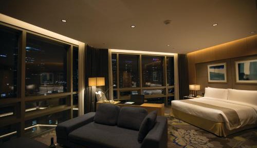 King Suite - Non-Smoking