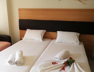 Apartment with Mountain View