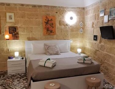 King Studio with Sofa Bed