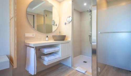 Suite Select (3 Adults) with Spa Access