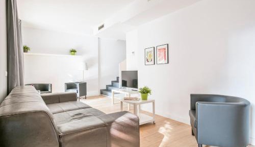 Three-Bedroom Duplex with terrace