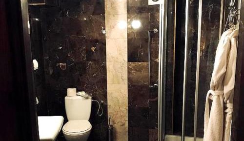 Deluxe Suite with Spa Bath