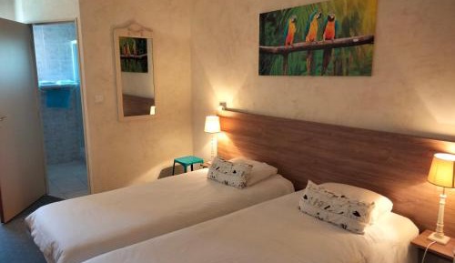 Twin Room with Shower