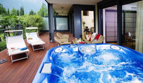 Suite with Whirlpool