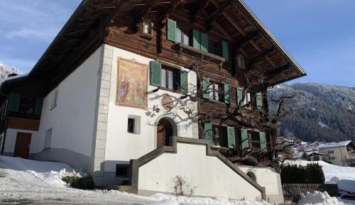 Two-Bedroom Apartment with Shower 