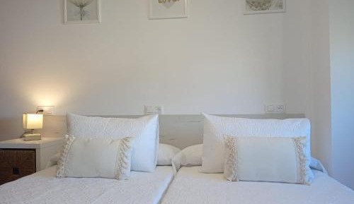 Twin Room with Shared Bathroom