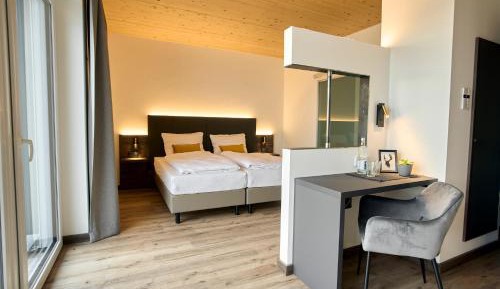 Suite with Lake View