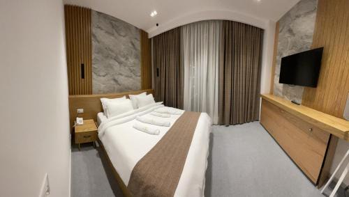 Double Room with Mountain View