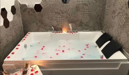 Double Room with Spa Bath