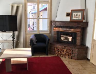 Apartment with Mountain View