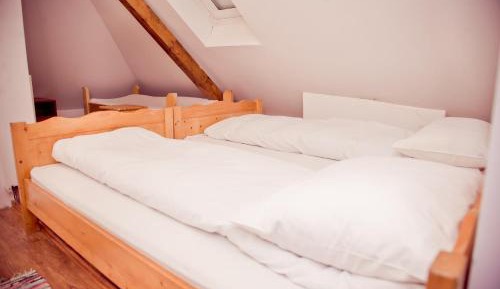 Twin Room with Shared Bathroom