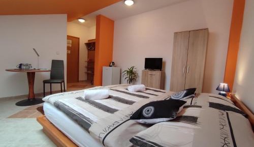 Double or Twin Room with Bathroom