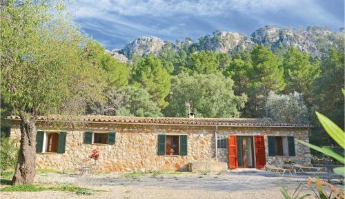 Three-Bedroom Holiday Home 