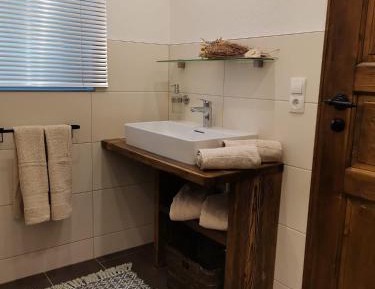 Apartment with Shower