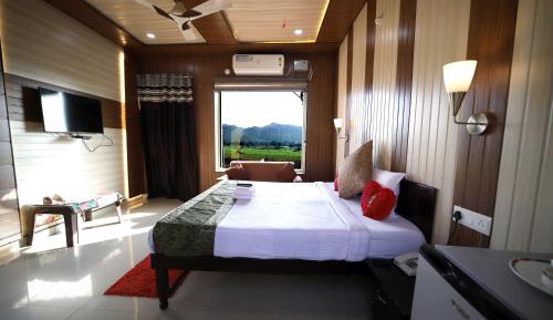 Double Room with Mountain View
