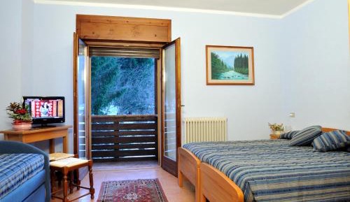 Triple Room with Mountain View