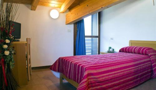 Single Room with Mountain View