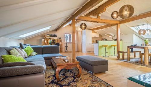 Superior One-Bedroom Apartment