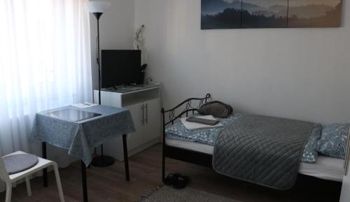 Apartment With Shared Bathroom