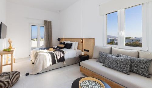Junior Suite with Outdoor Hot Tub & Horizon View