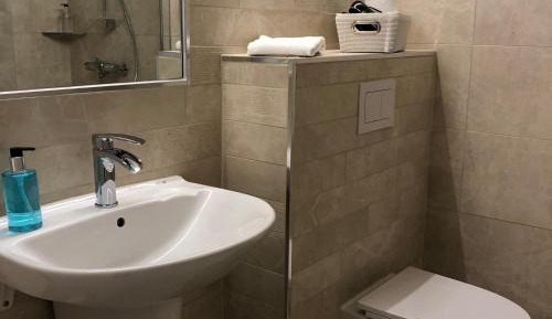 Basic Triple Room with Shared Bathroom