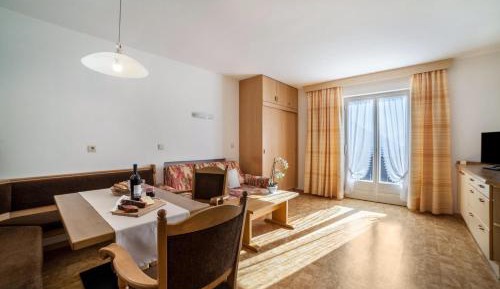 Superior One-Bedroom Apartment with Balcony