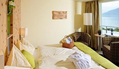 Standard Double Room with Lake View and Balcony