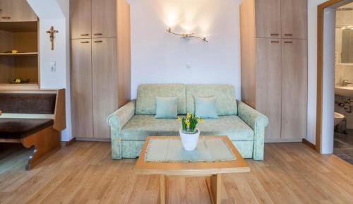 Superior One-Bedroom Apartment