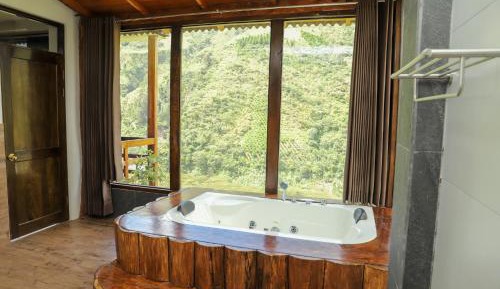 King Suite with Spa Bath