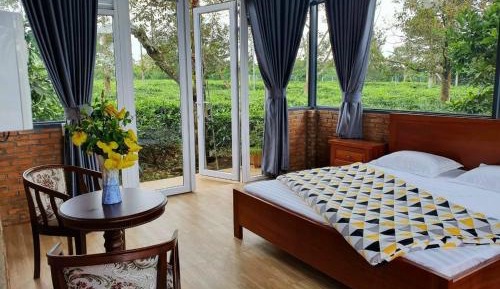 Queen Room with Garden View