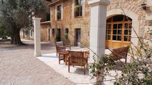 One-Bedroom Apartment (2 Adults)