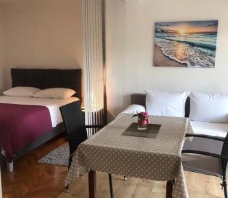 Studio Apartment with Terrace