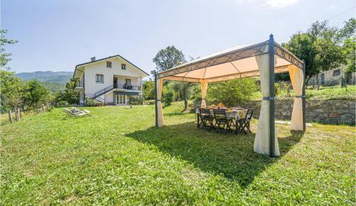 Three-Bedroom Holiday Home 