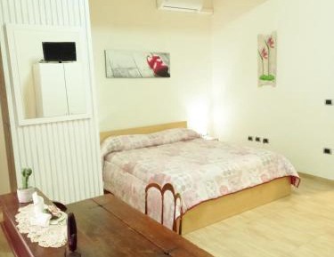 Deluxe Room (2 Adults + 1 Child)