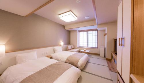 Twin Room with Shower - Non-Smoking