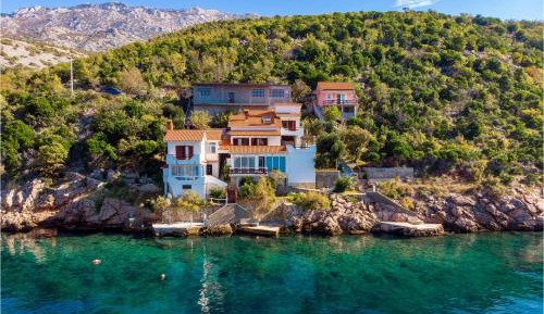 One-Bedroom Holiday Home