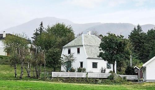 Two-Bedroom Holiday Home