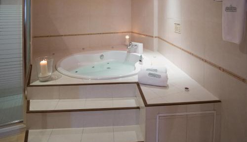 Suite with Spa Bath