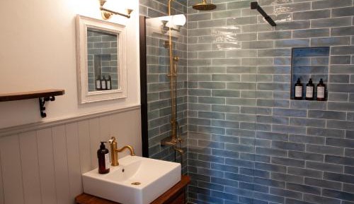 Double or Twin Room with Private Bathroom