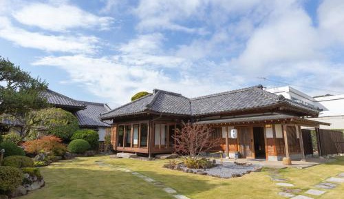 Apartment with Garden View