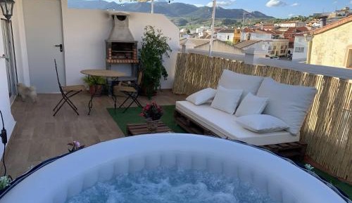 Apartment with Mountain View