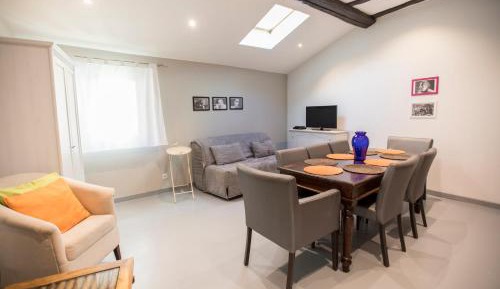 Superior One-Bedroom Apartment (4 Adults)