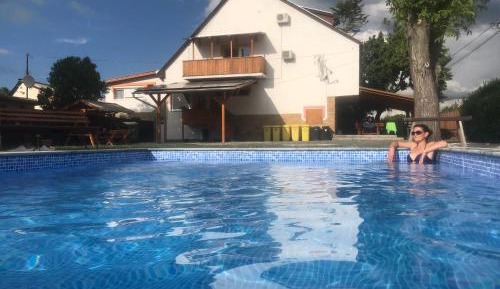 One-Bedroom Apartment with Balcony