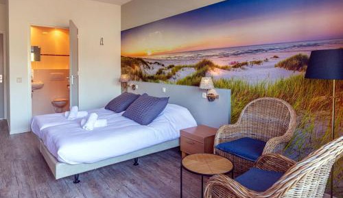 Twin Room with Private Bathroom