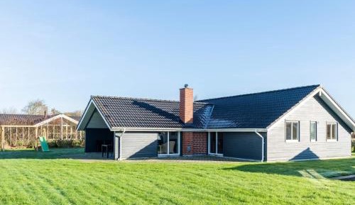 Three-Bedroom Vacation Home 