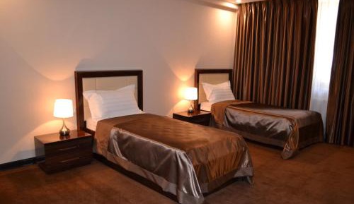 Standard Twin Room with Shared Bathroom