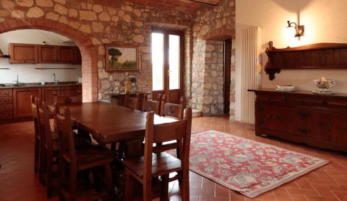 Luxury Three-Bedroom Apartment