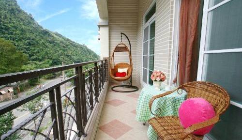 Queen Room with Balcony