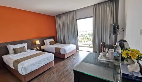 Superior Twin Room with City View